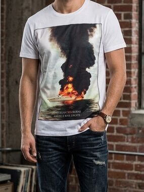 Bastille Caribbean Sea Burns Bastille Rive Droit T-Shirt NWOT